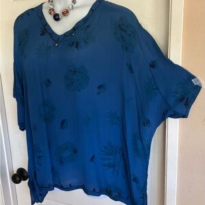 NWOT..Boho embroidery Top